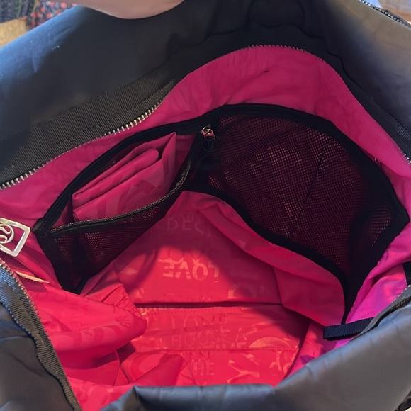Lululemon gym / travel / diaper bag - Picture 4 of 8